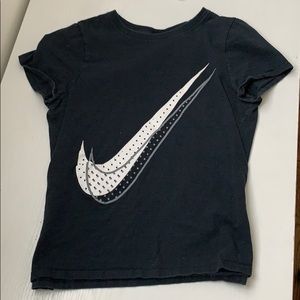 black nike shirt
